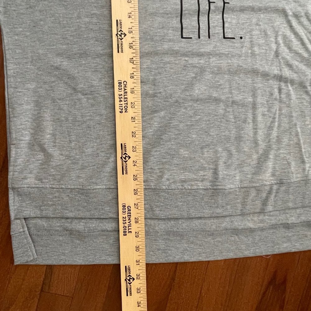 New Rae Dunn Gray Plus Size Mom Life Sweatshirt 3X and Cozy Socks - Picture 11 of 12
